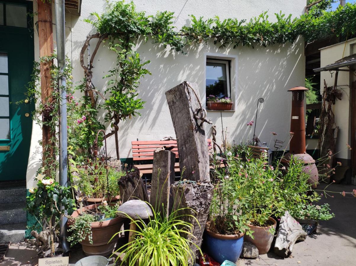Gartenzimmer Mit Strassenbahn Zu Dom Und Messe Colónia Exterior foto